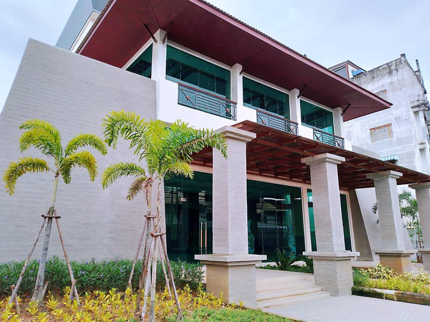 Mayflower Grande Suite Hotel Phitsanulok Exterior foto